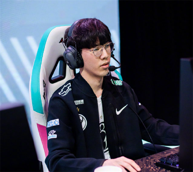 Falcons 和 The MongolZ 在 PGL 布加勒斯特 2025 开局失利