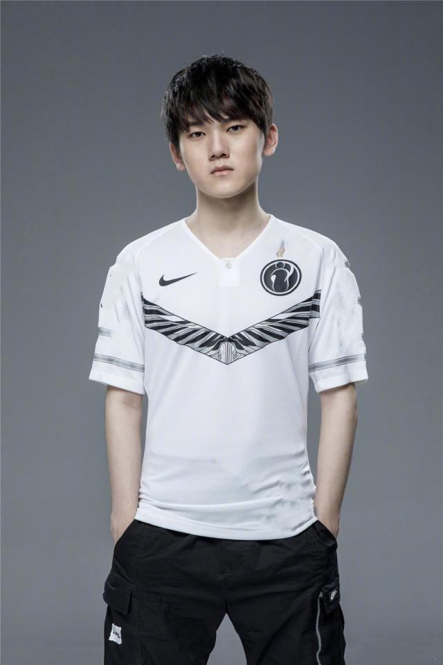 还在纠结S赛会出什么阵容？这些英雄可比塞拉斯球女靠谱多了